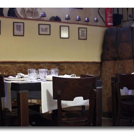 Hotel Restaurante Dona Anita เรเกนา ภายนอก รูปภาพ