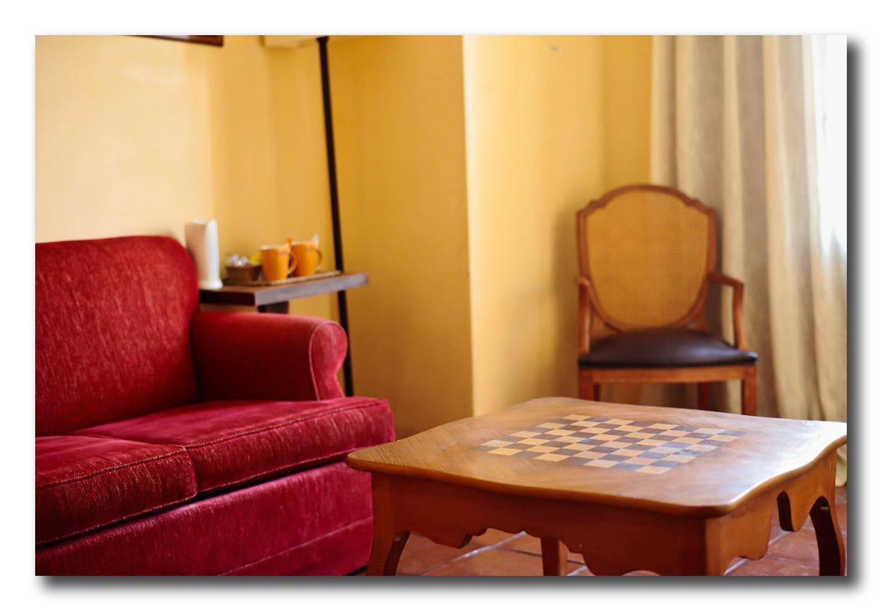 Hotel Restaurante Dona Anita เรเกนา ภายนอก รูปภาพ