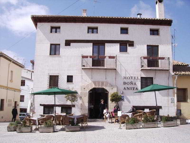 Hotel Restaurante Dona Anita เรเกนา ภายนอก รูปภาพ