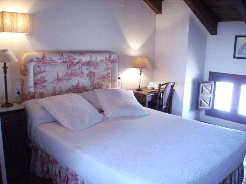 Hotel Restaurante Dona Anita เรเกนา ภายนอก รูปภาพ